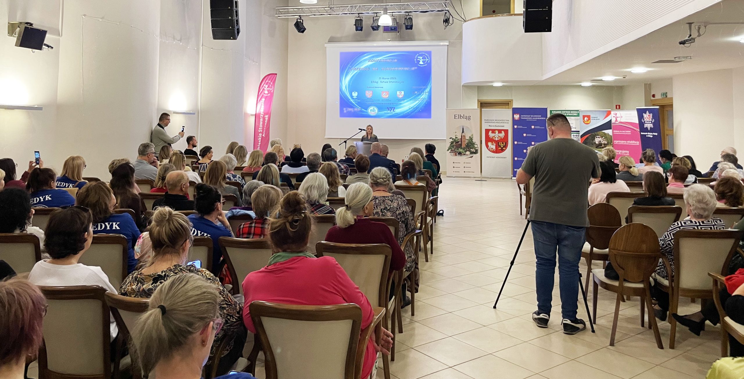O przemocy i jej skutkach. Konferencja Elbląskiego Stowarzyszenia Amazonek