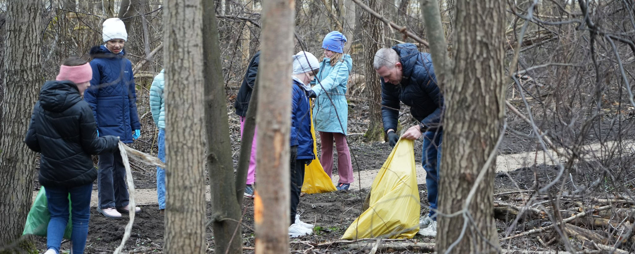 Wiosenne porządki w Olsztynie. Uczniowie i studenci ruszyli w teren