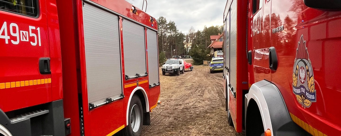 Tragedia na jeziorze. Nie żyje mężczyzna, pod którym załamał się lód