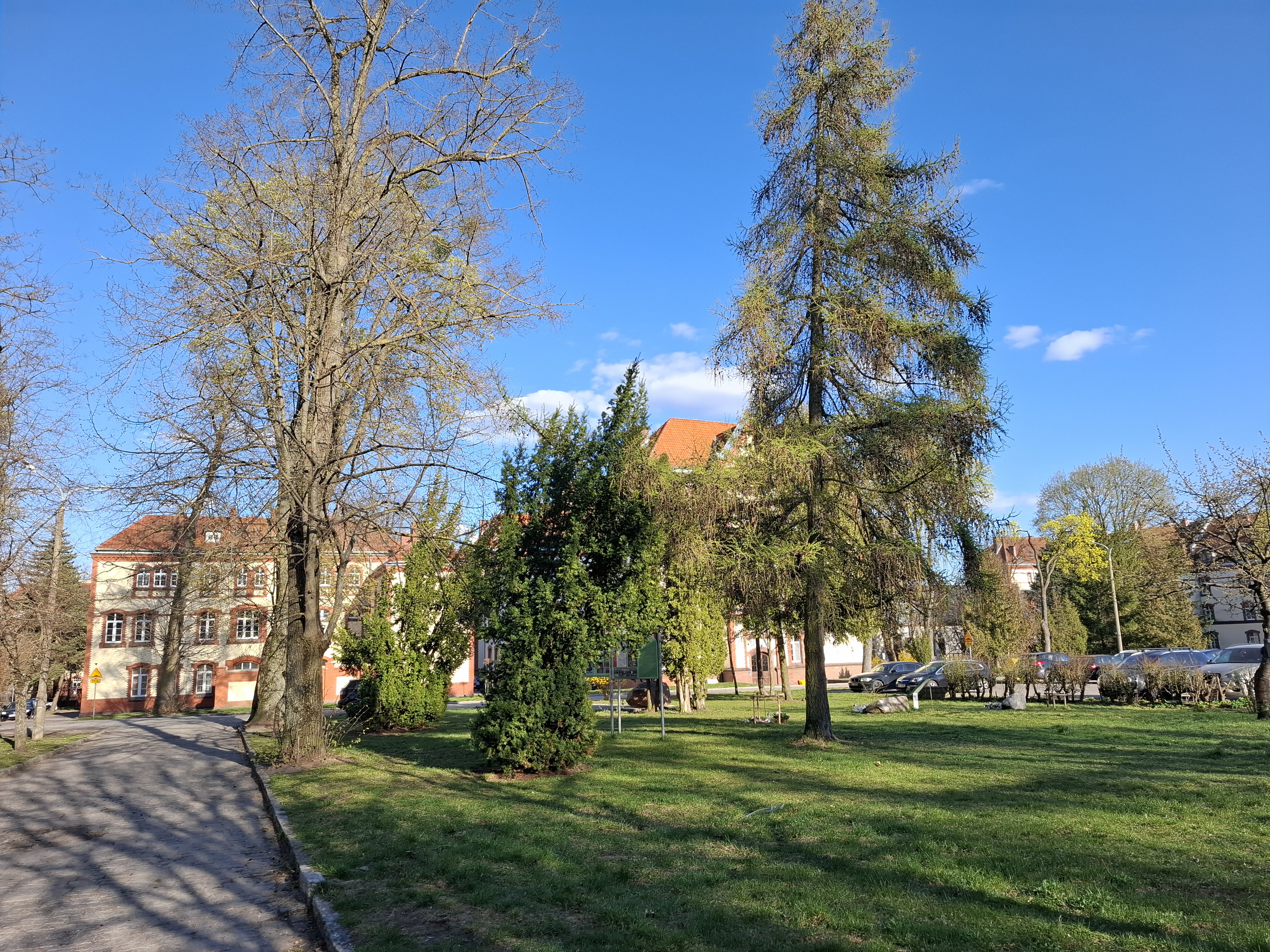 Żołnierze, koszary i wspomnienia. Historia jednostki wojskowej w Mrągowie