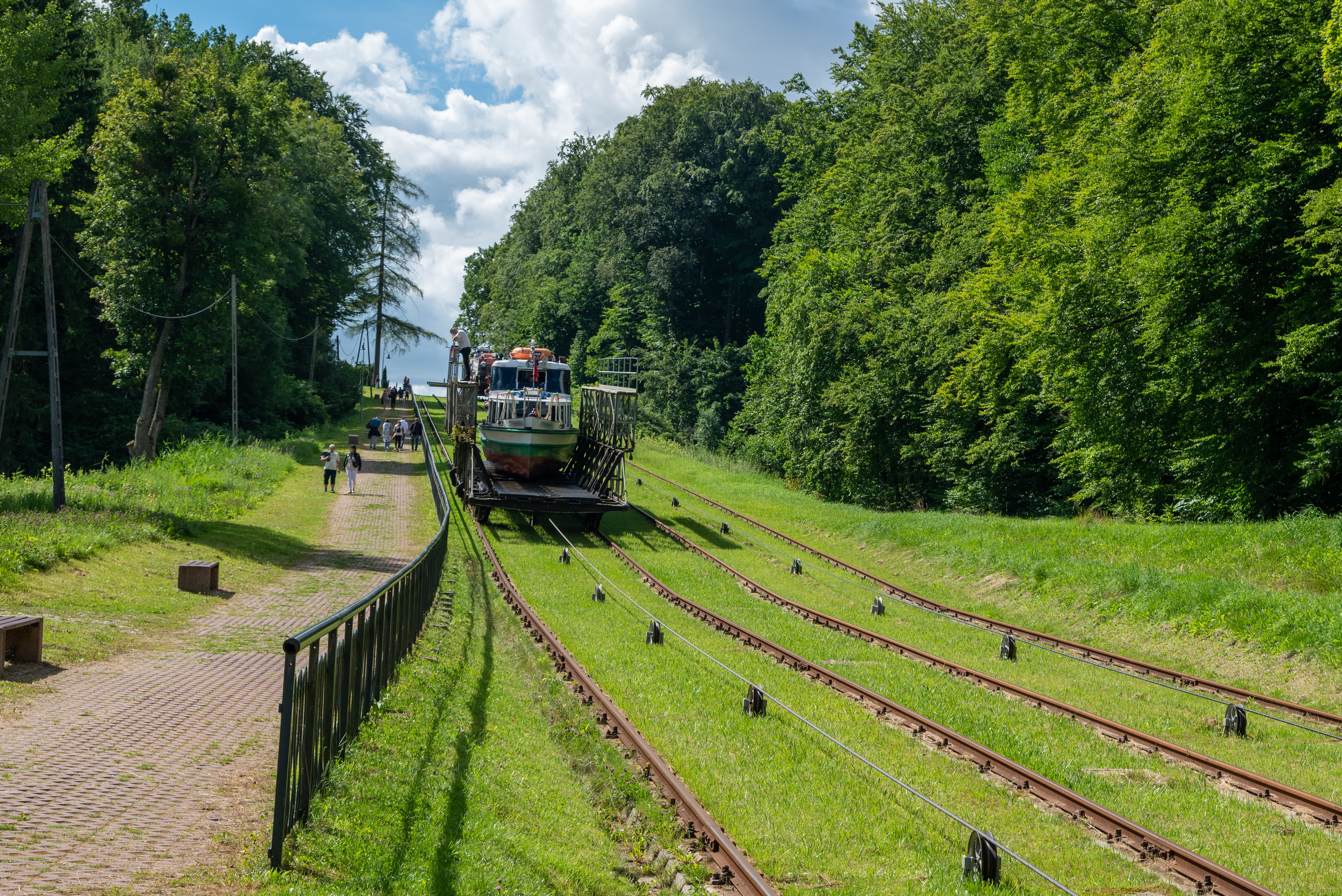 Kanał Elbląski gotowy na turystów. Szlak sprawdzony, statki ruszyły