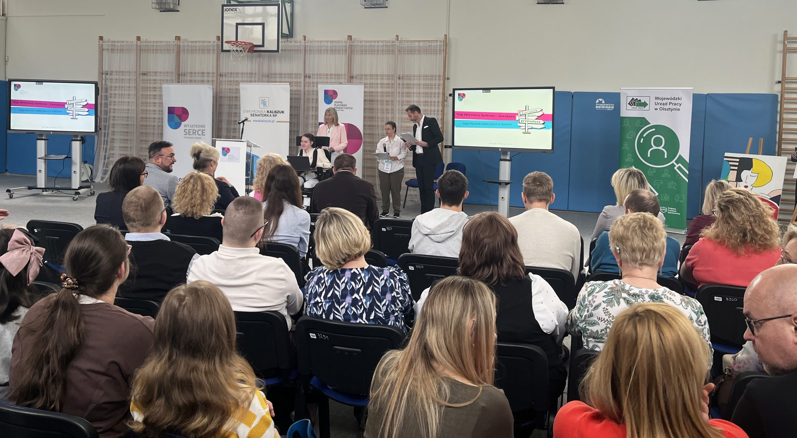 Rynek pracy wciąż z barierami. W Olsztynie o aktywizacji osób z niepełnosprawnościami