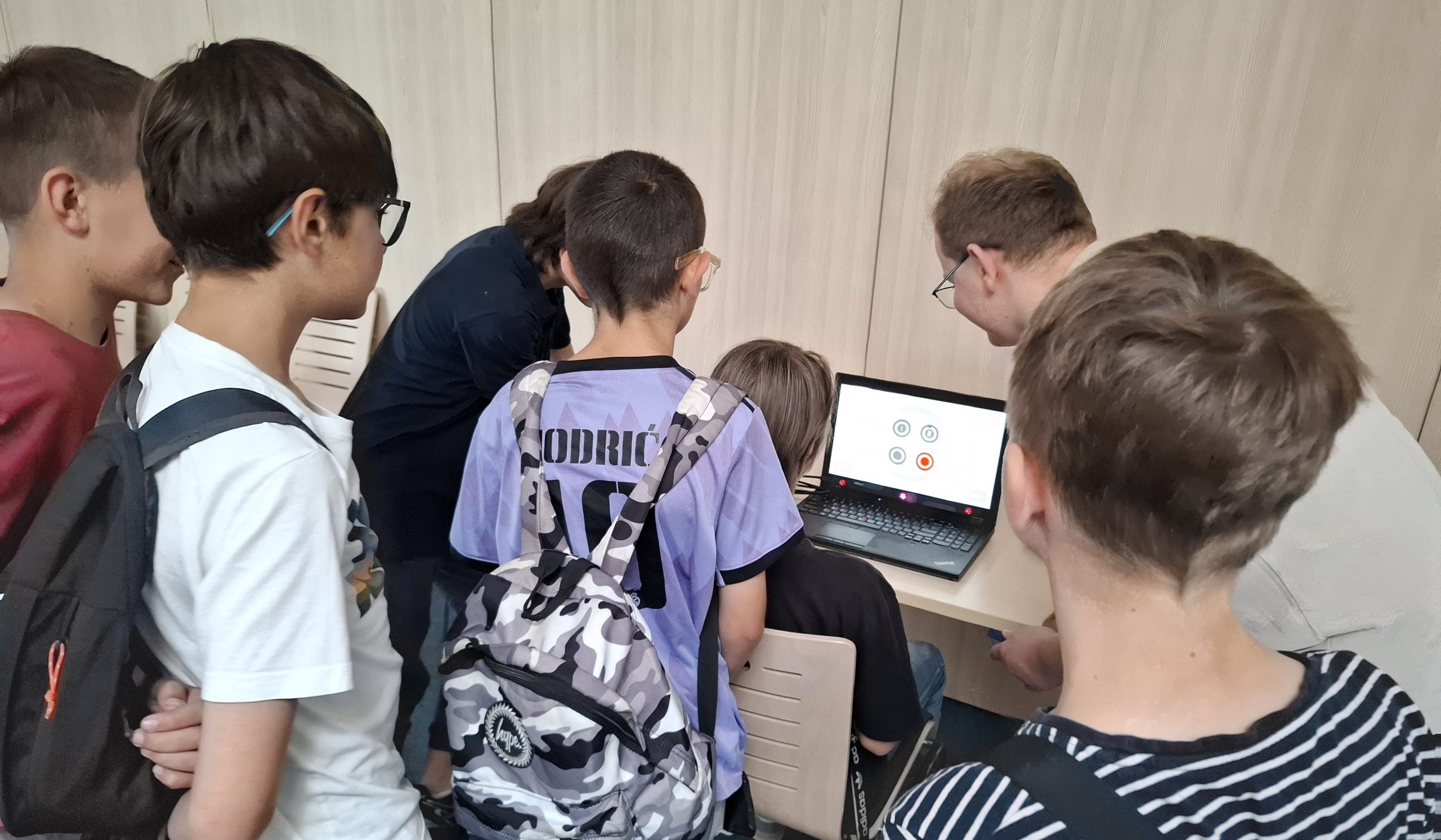 Mózg, AI i nowe technologie. Międzypokoleniowe warsztaty w Olsztynie