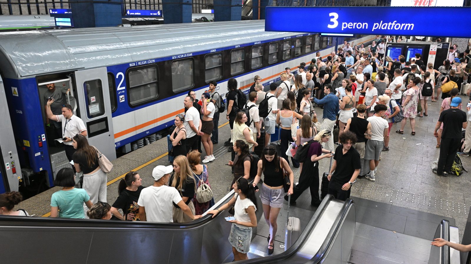 Awarie trakcji i opóźnione pociągi. Kolejowe skutki fali upałów