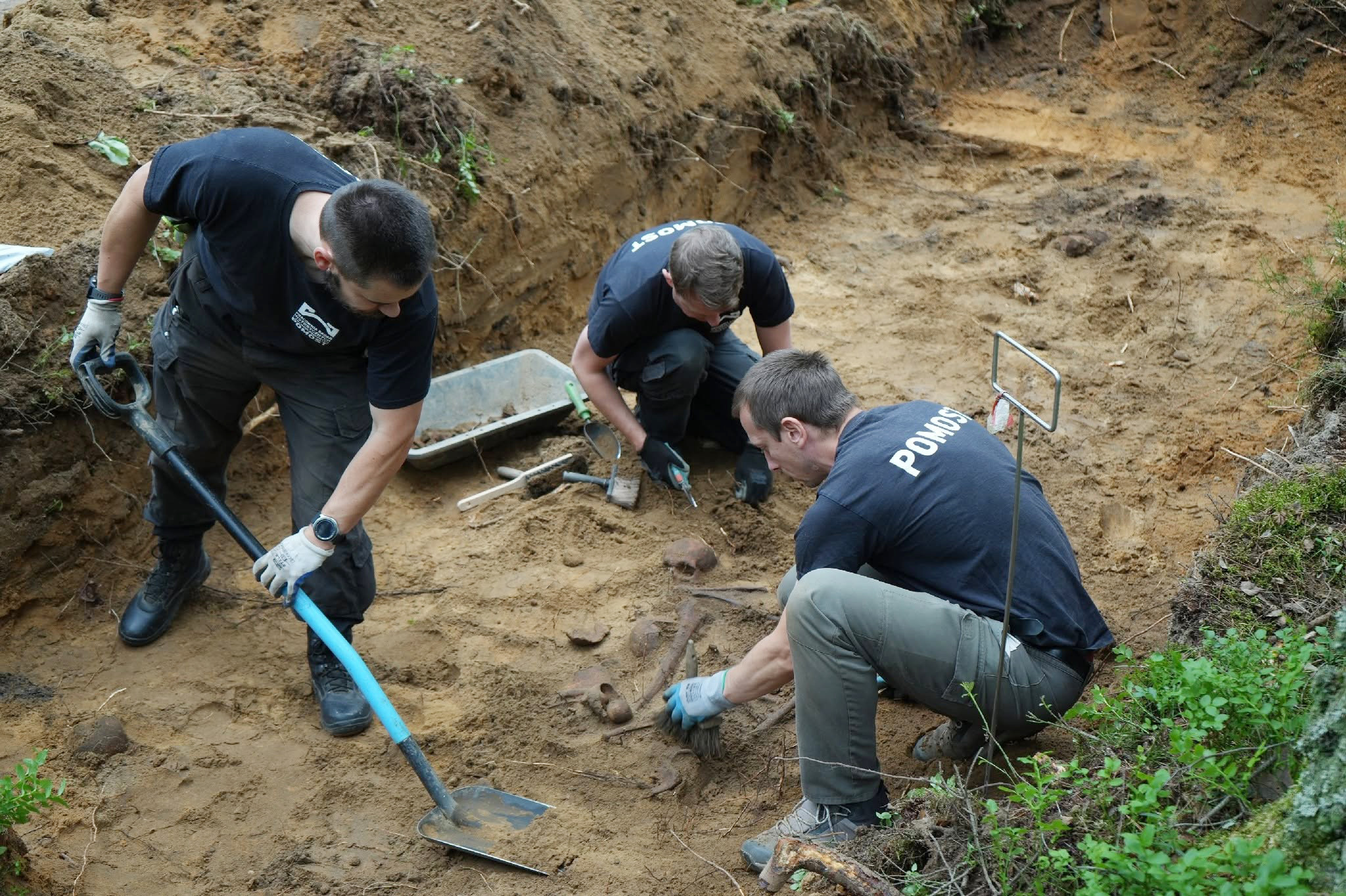 Archeolodzy odkryli bezimienne mogiły z 1945 roku na Mazurach