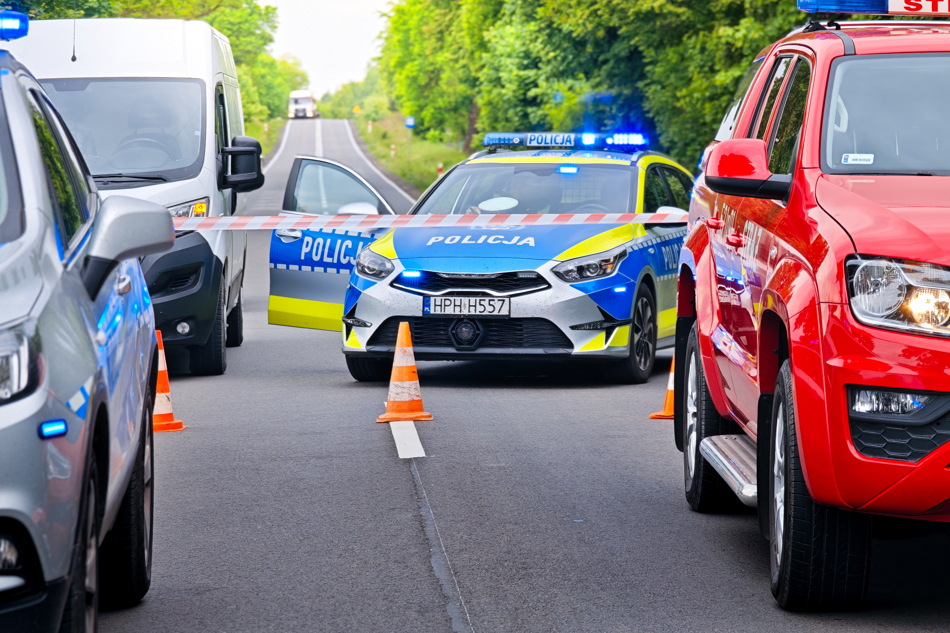 Cztery samochody zderzyły się na DK16. Droga jest zablokowana