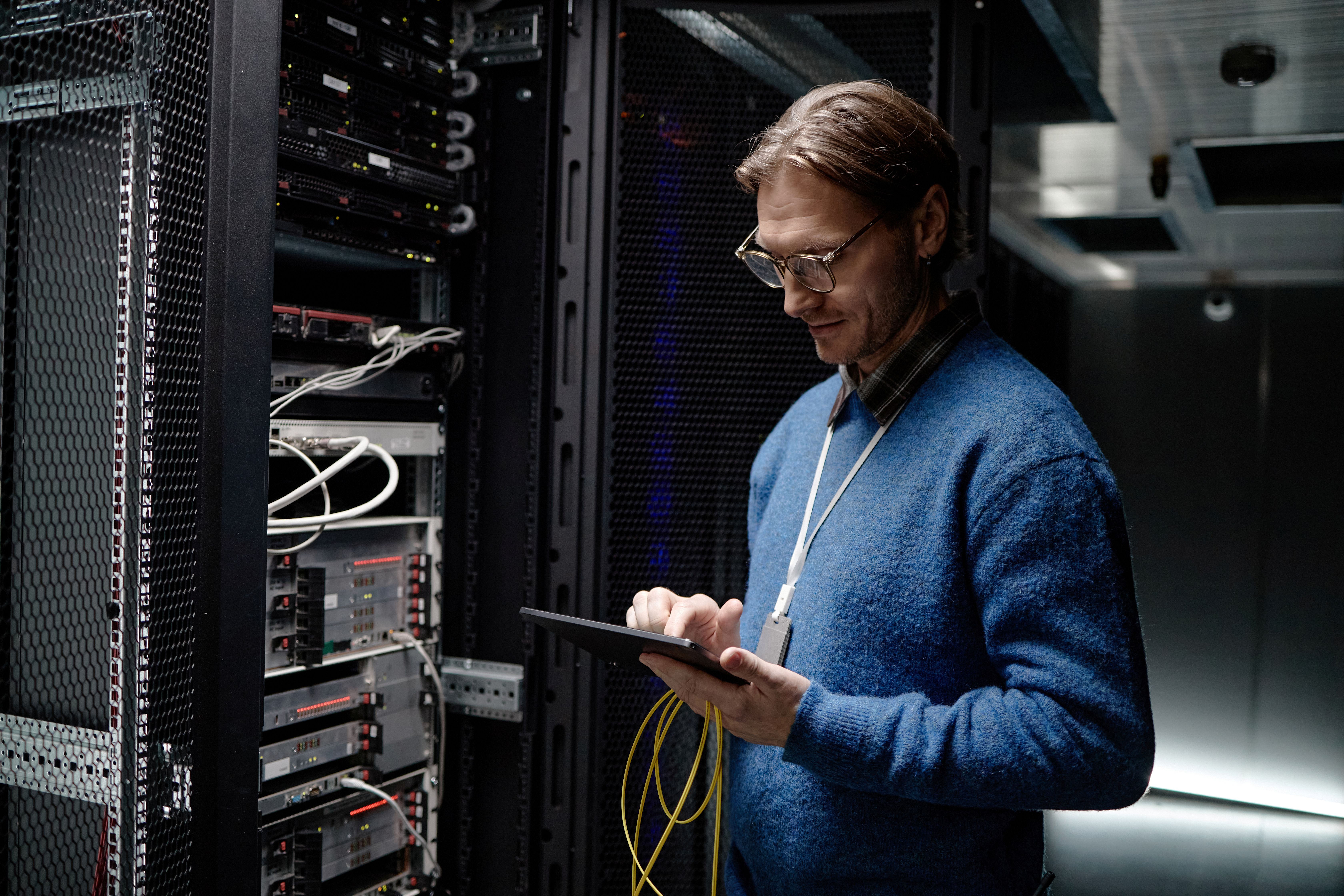 Gminy łączą siły przeciw hakerom. Powstaną Lokalne Centra Cyberbezpieczeństwa?