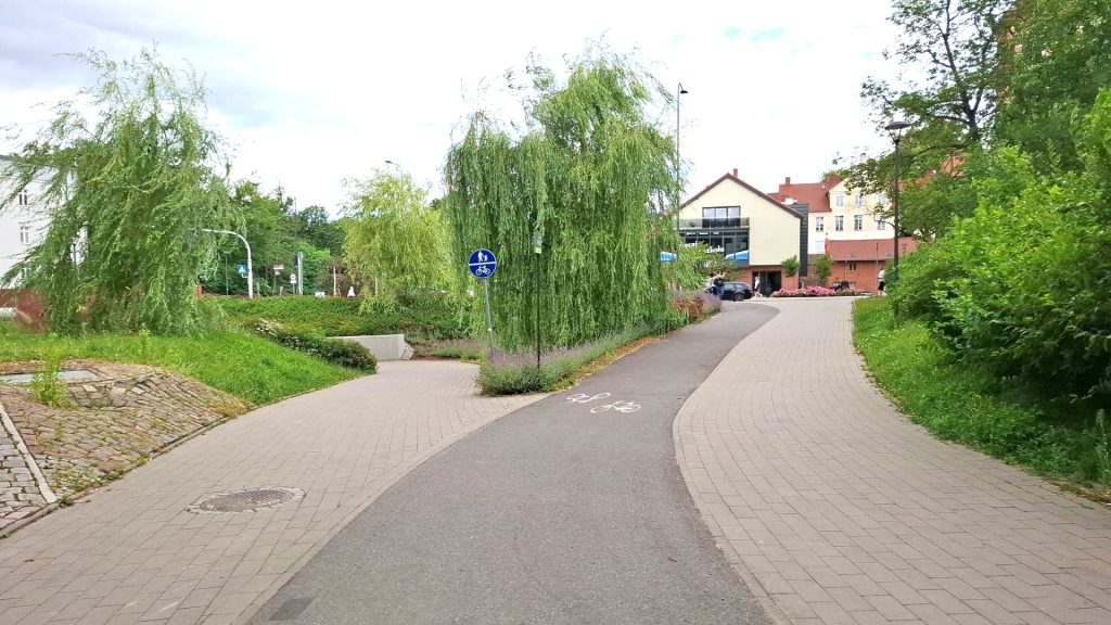 Rozjazd przez ulicą Pieniężnego