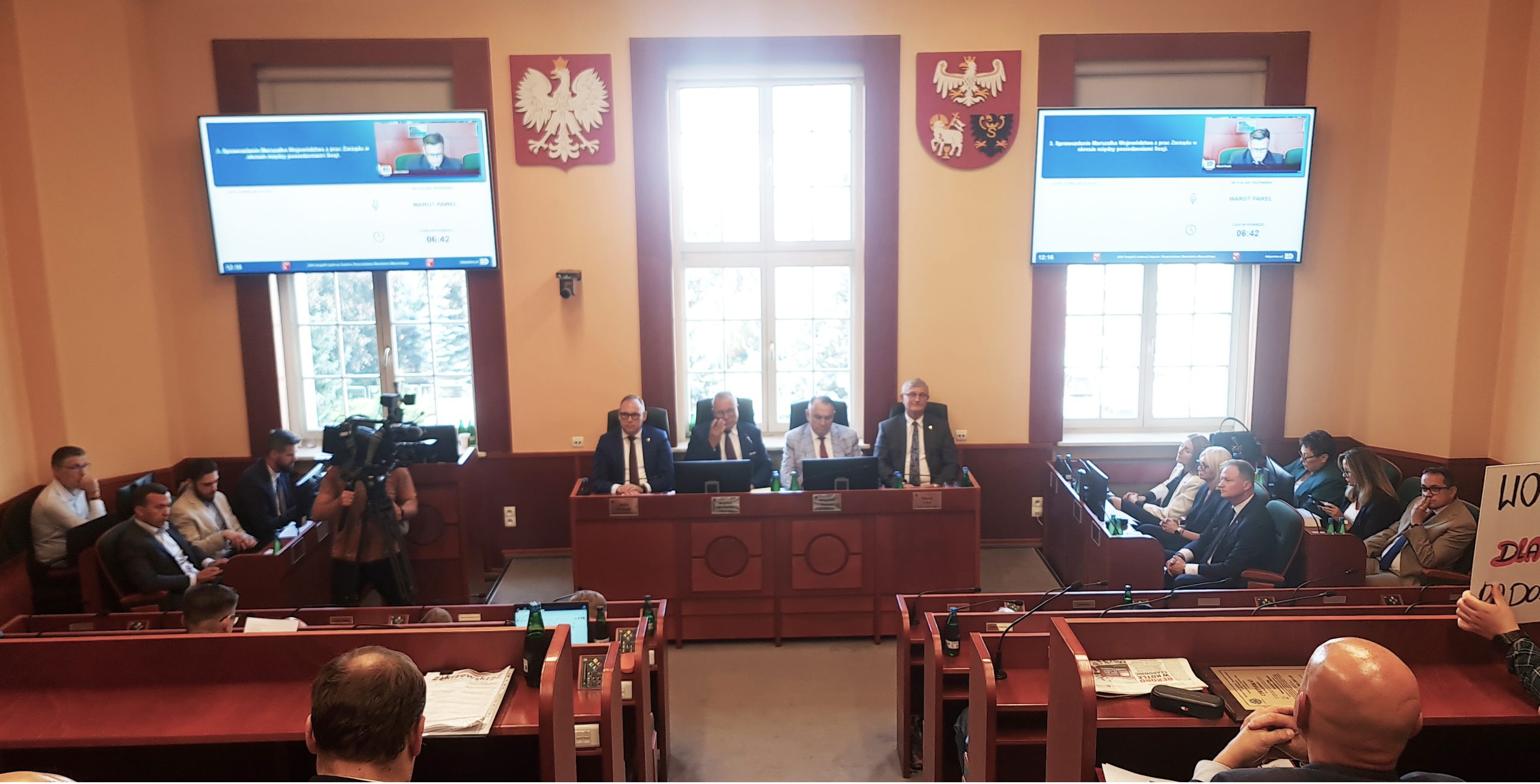 Sesja sejmiku województwa. Radni o szpitalu i lokalach samorządowych