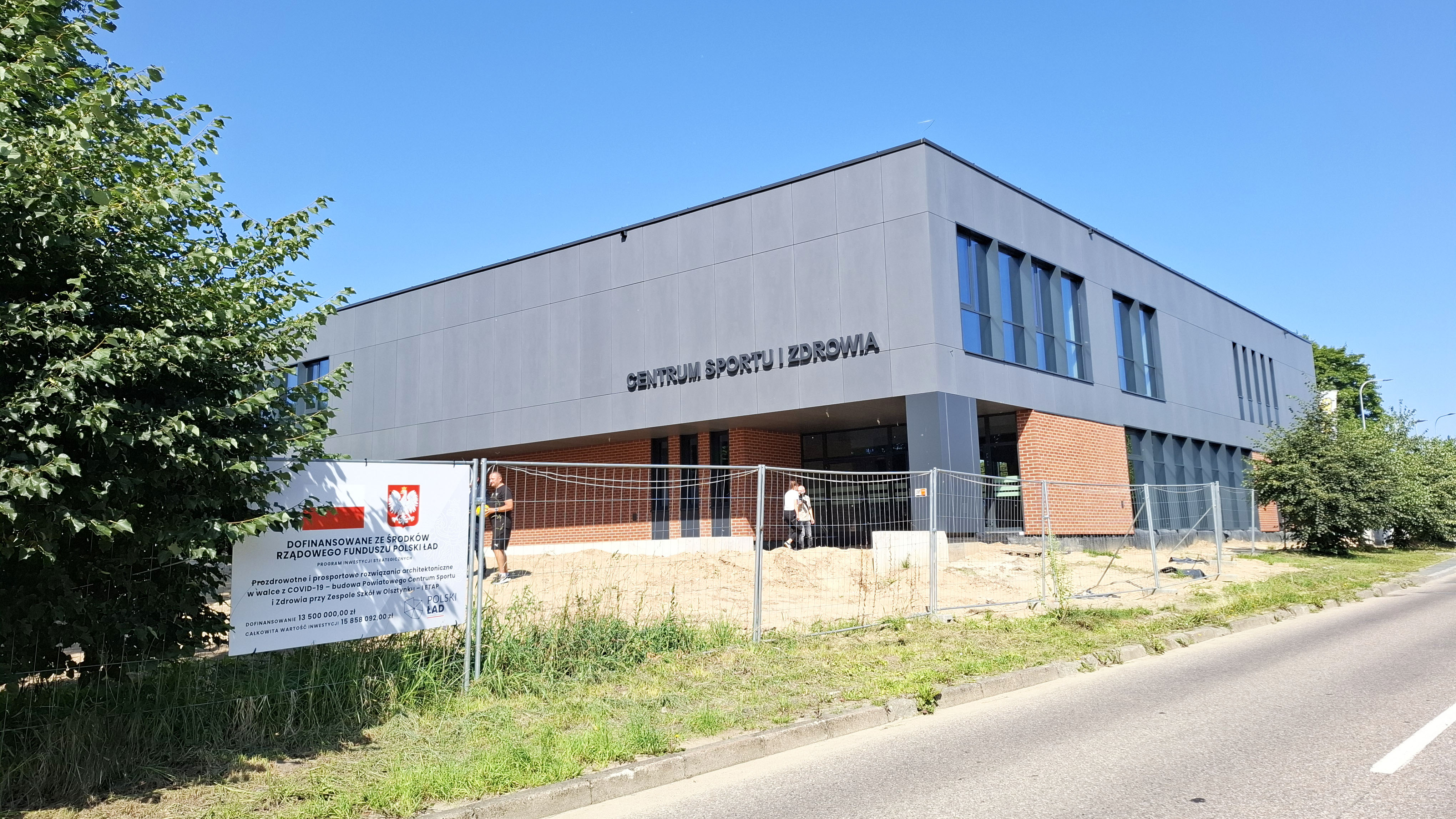 Budowa hali w Olsztynku nabiera tempa. Teraz czas na wykończenie wnętrza