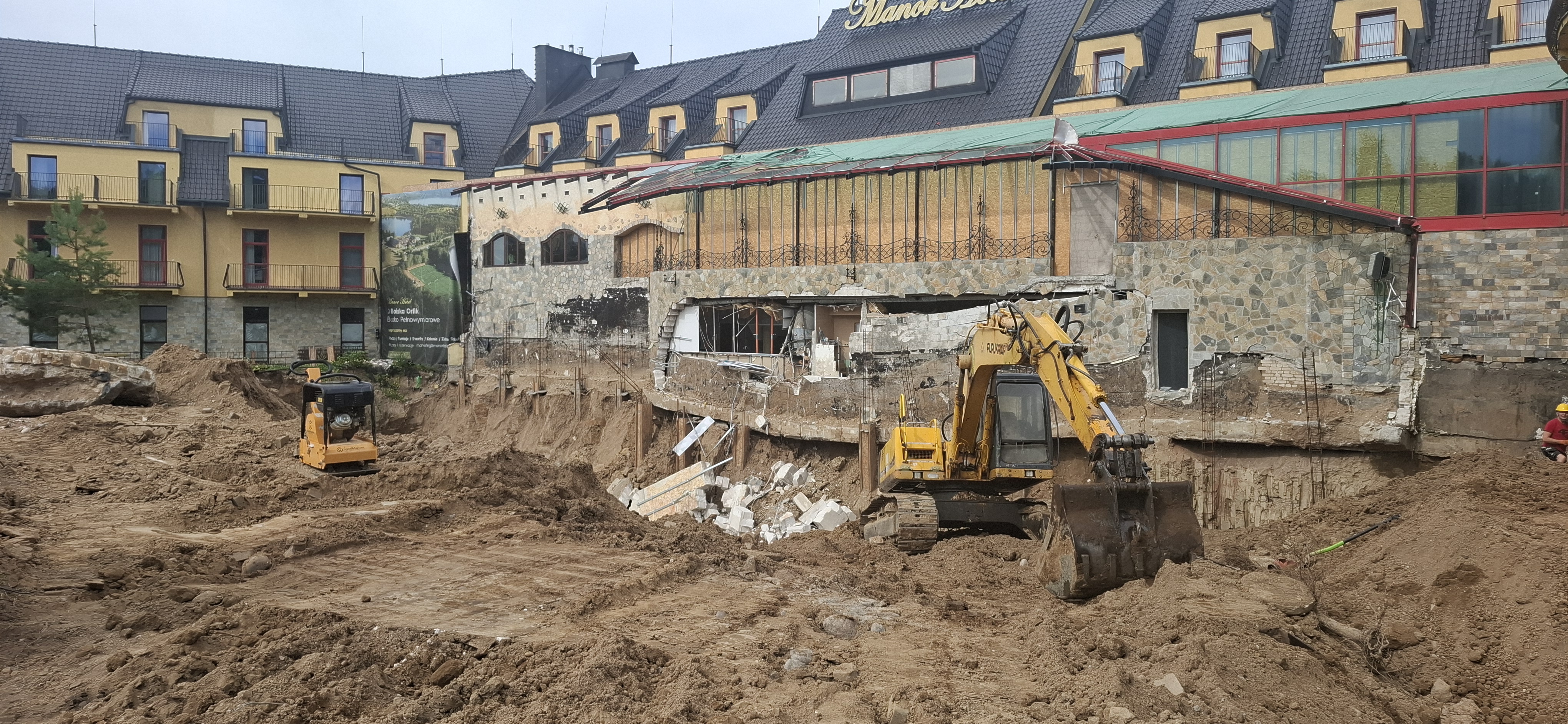 Nowe wątki sprawy Manoru: jest śledztwo prokuratury i oświadczenie właściciela obiektu