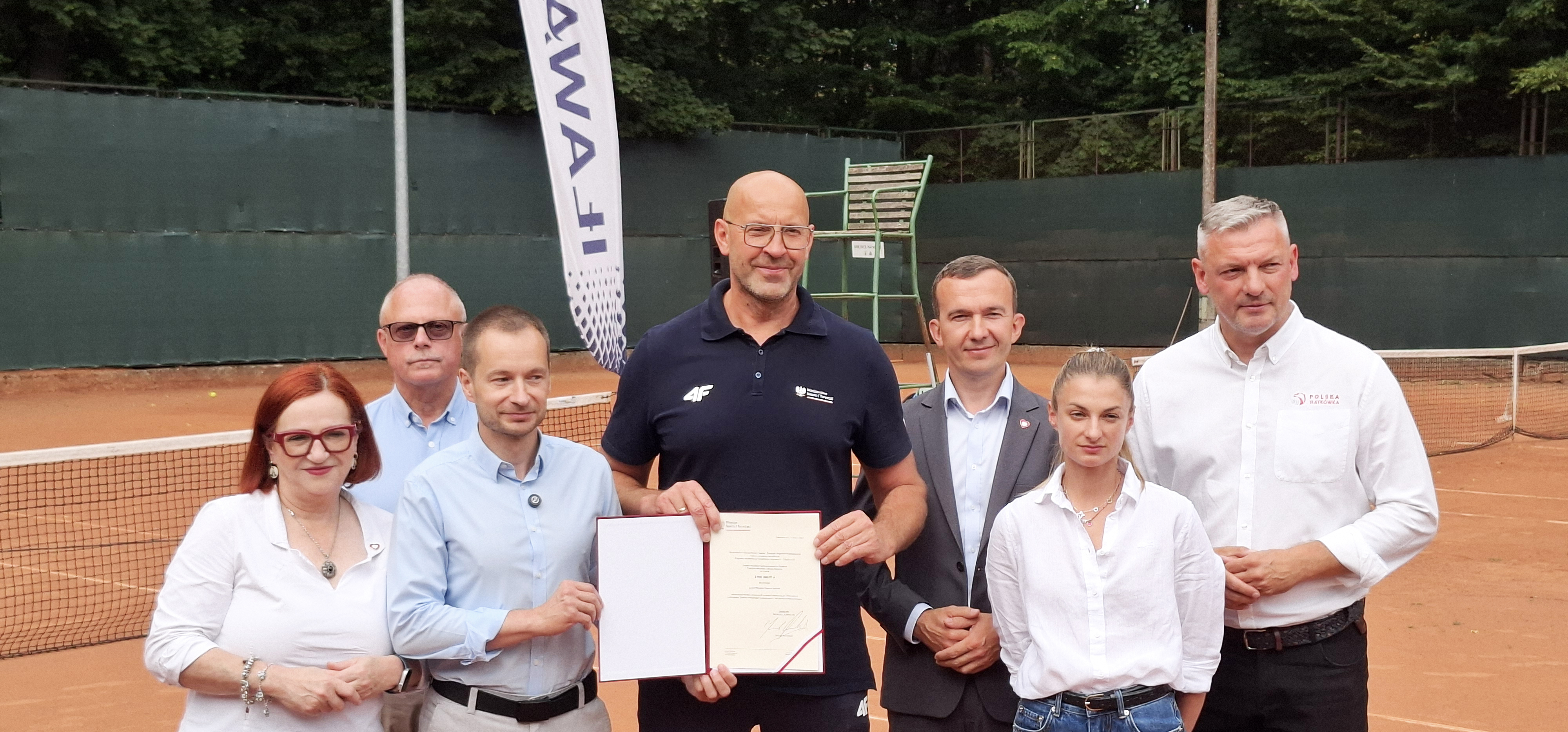 „Tenisowy Orzeł” ląduje w Iławie. Powstanie nowoczesny kompleks sportowy