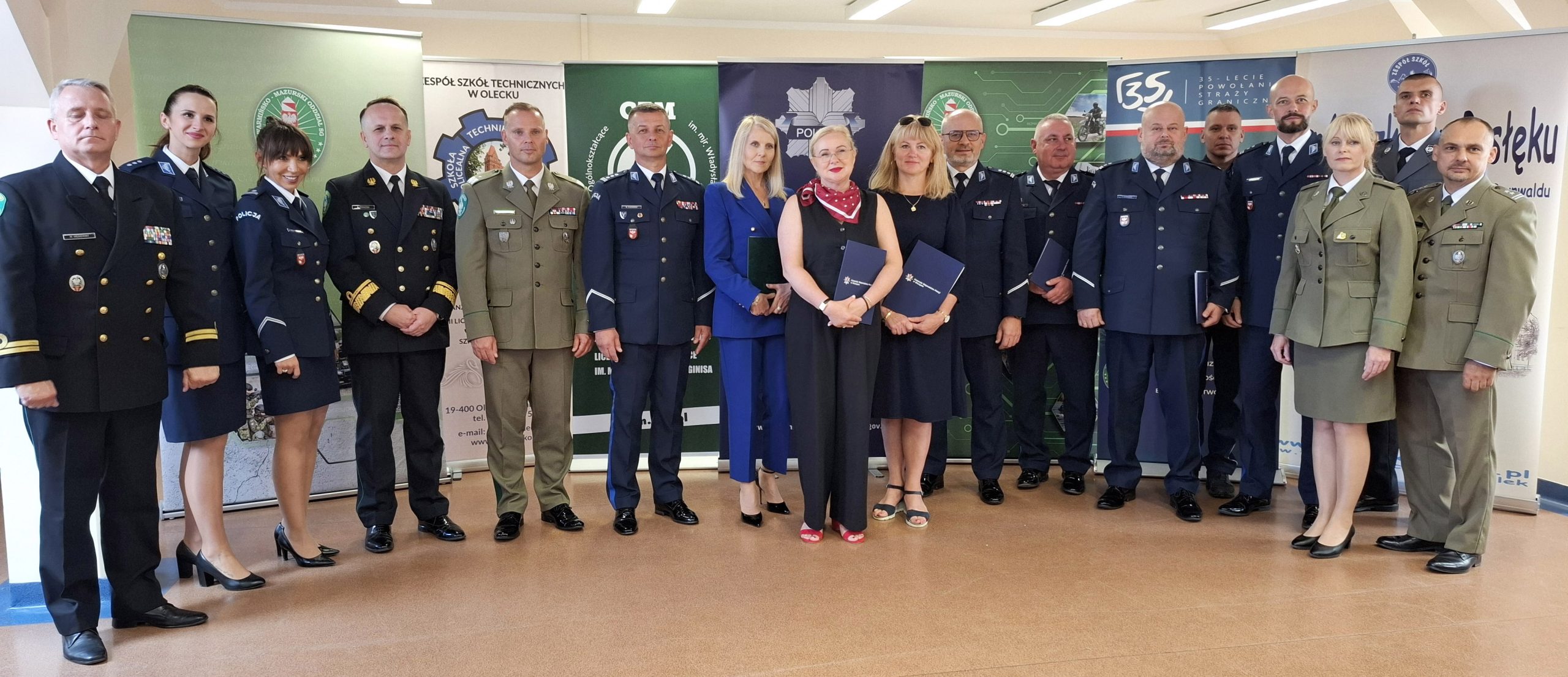 Nowe klasy mundurowe na Warmii i Mazurach. Służba coraz bardziej popularna wśród młodzieży