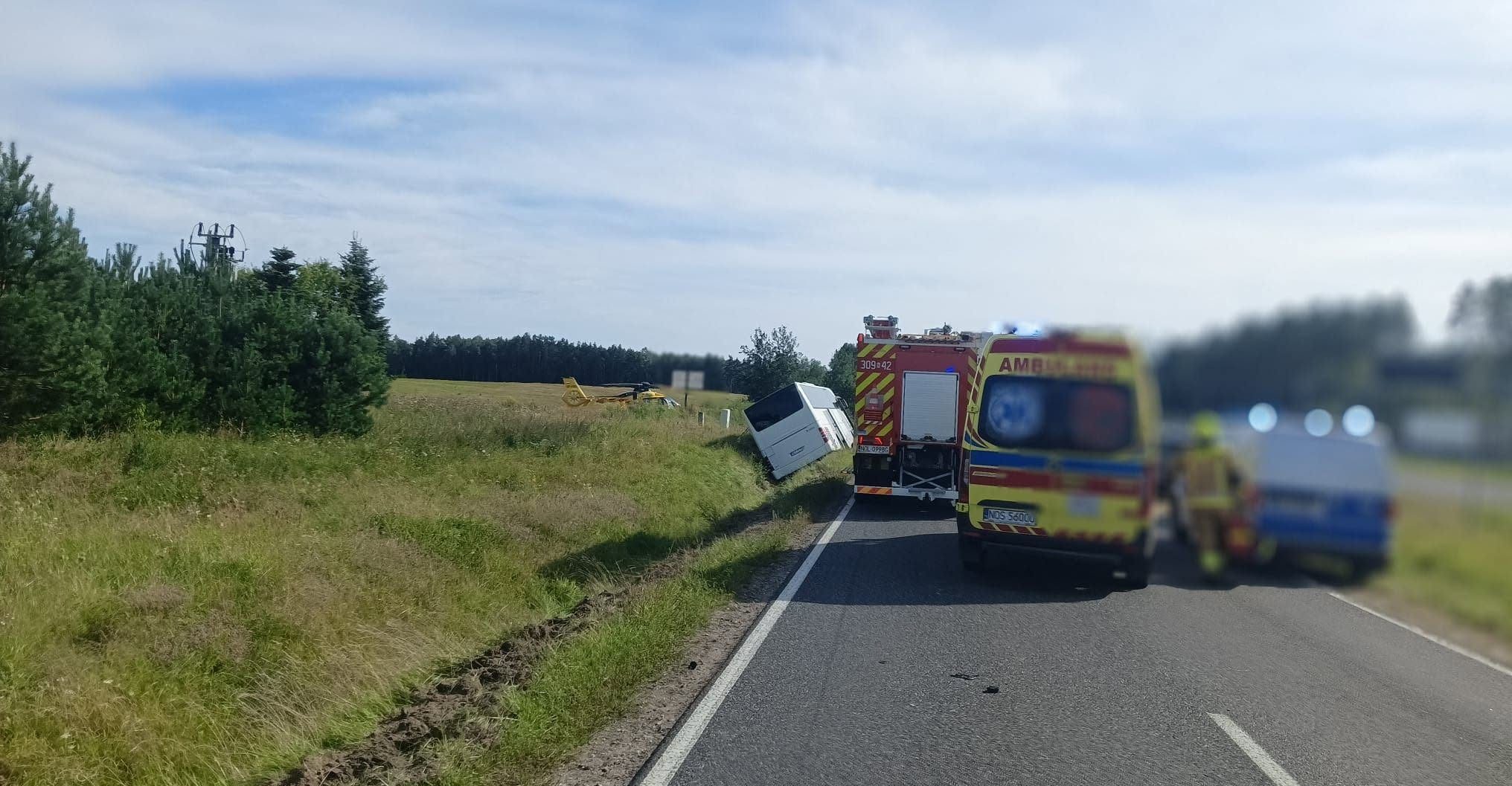 Karambol na DK16 i wypadek autobusu. Utrudnienia na drogach regionu