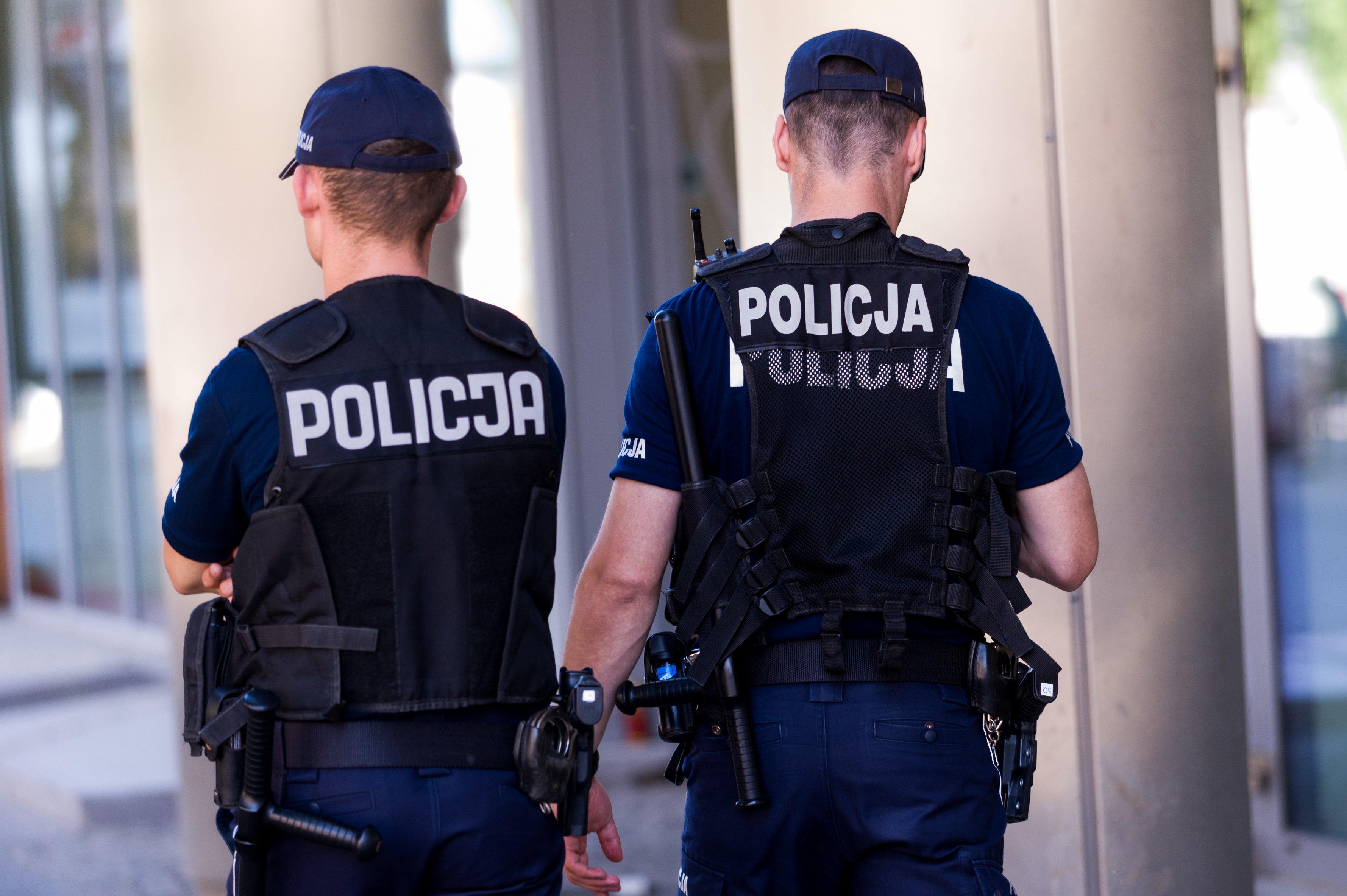 Przemoc za zamkniętymi drzwiami. Pięciu agresorów odizolowanych od rodzin