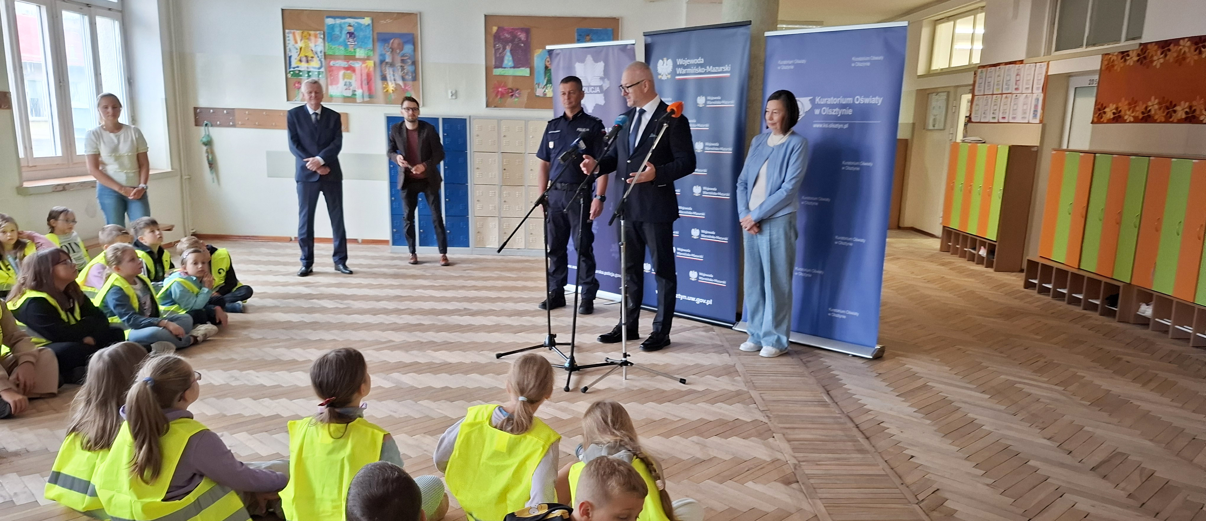 Warmińsko-mazurscy policjanci zainaugurowali akcję Bezpieczna Droga do Szkoły