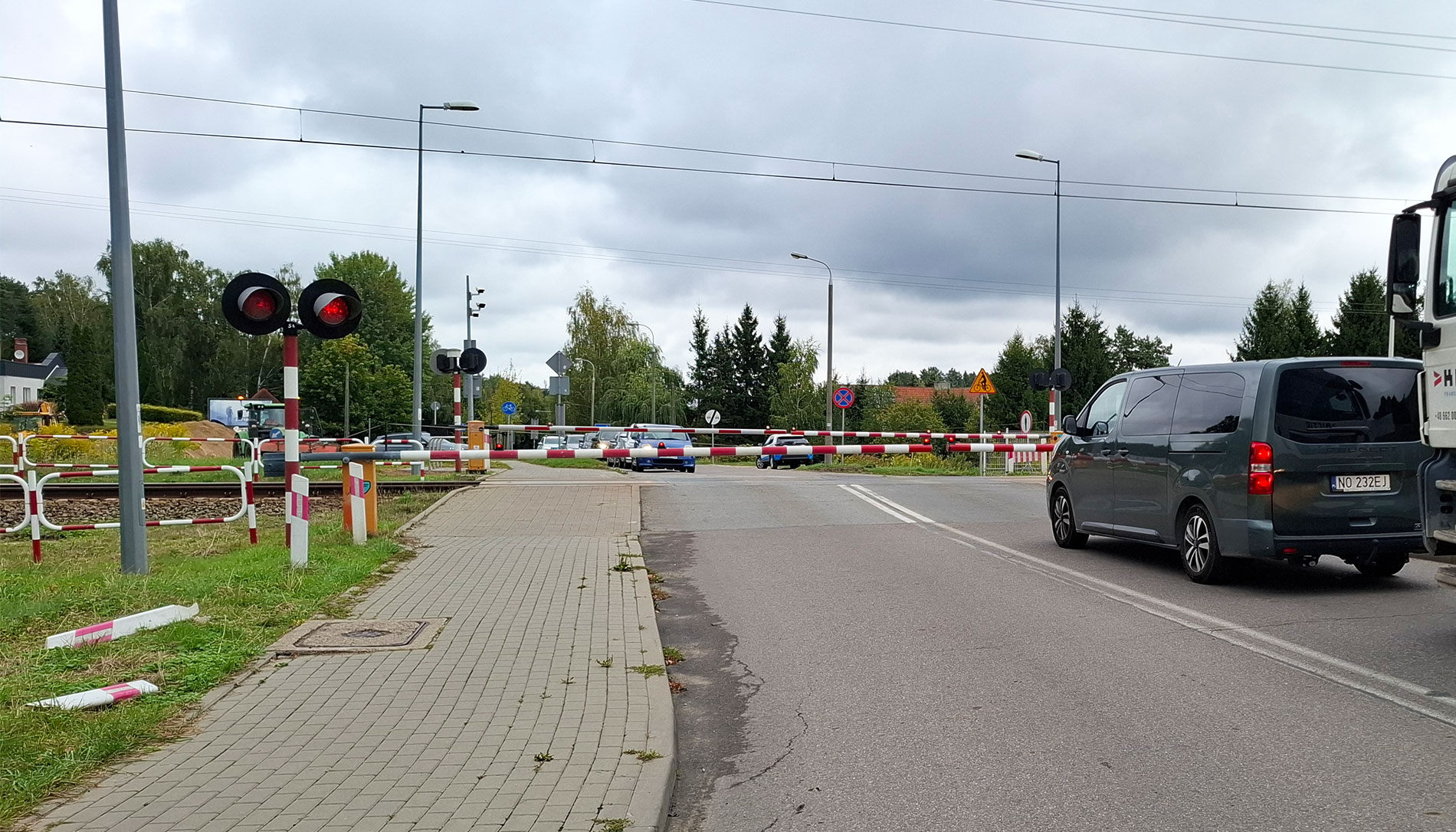 Bezpieczeństwo na przejazdach kolejowych. Branża apeluje, posłowie chcą zaostrzyć przepisy