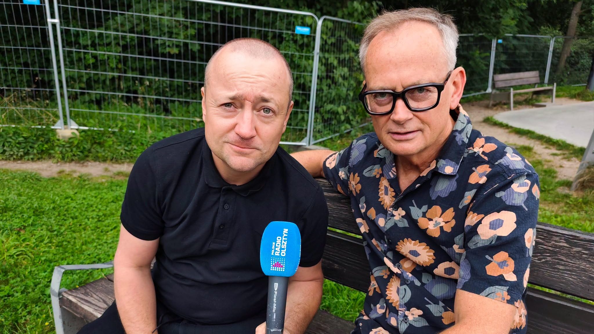 Na ławeczce z Czesławem Mozilem i Michałem Zabłockim