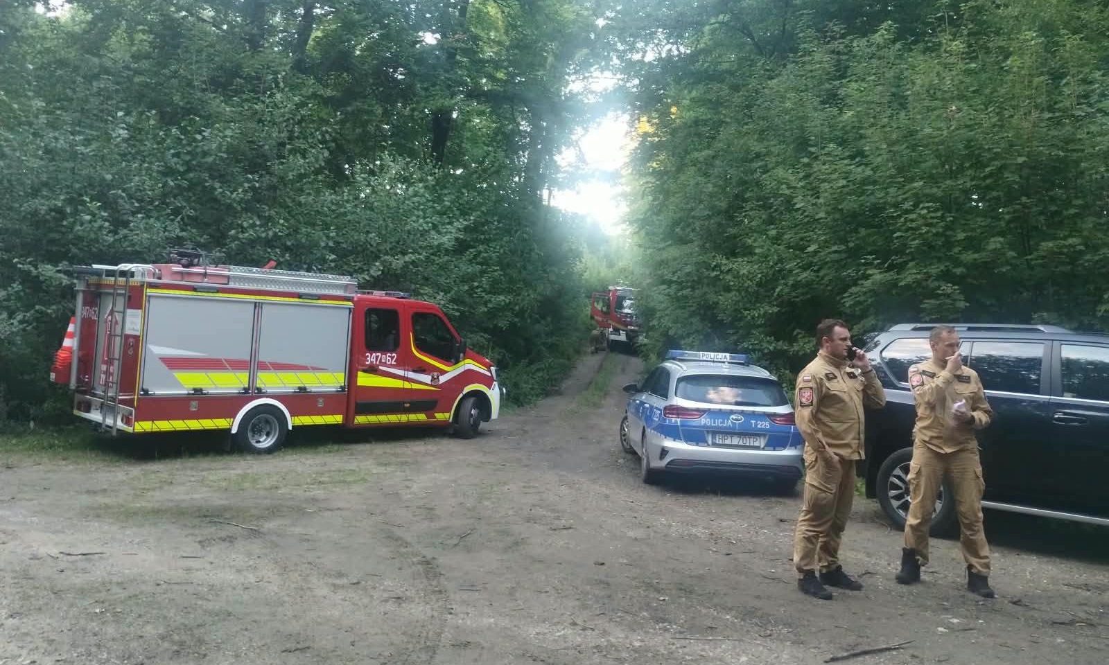 Nocne poszukiwania 76-latki w powiecie elbląskim. Służby wznowią poszukiwania