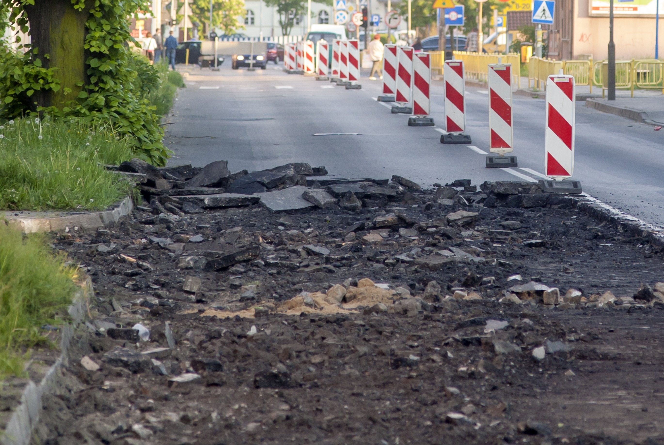Utrudnienia na al. Warszawskiej. Najpierw bieg, potem remont jezdni