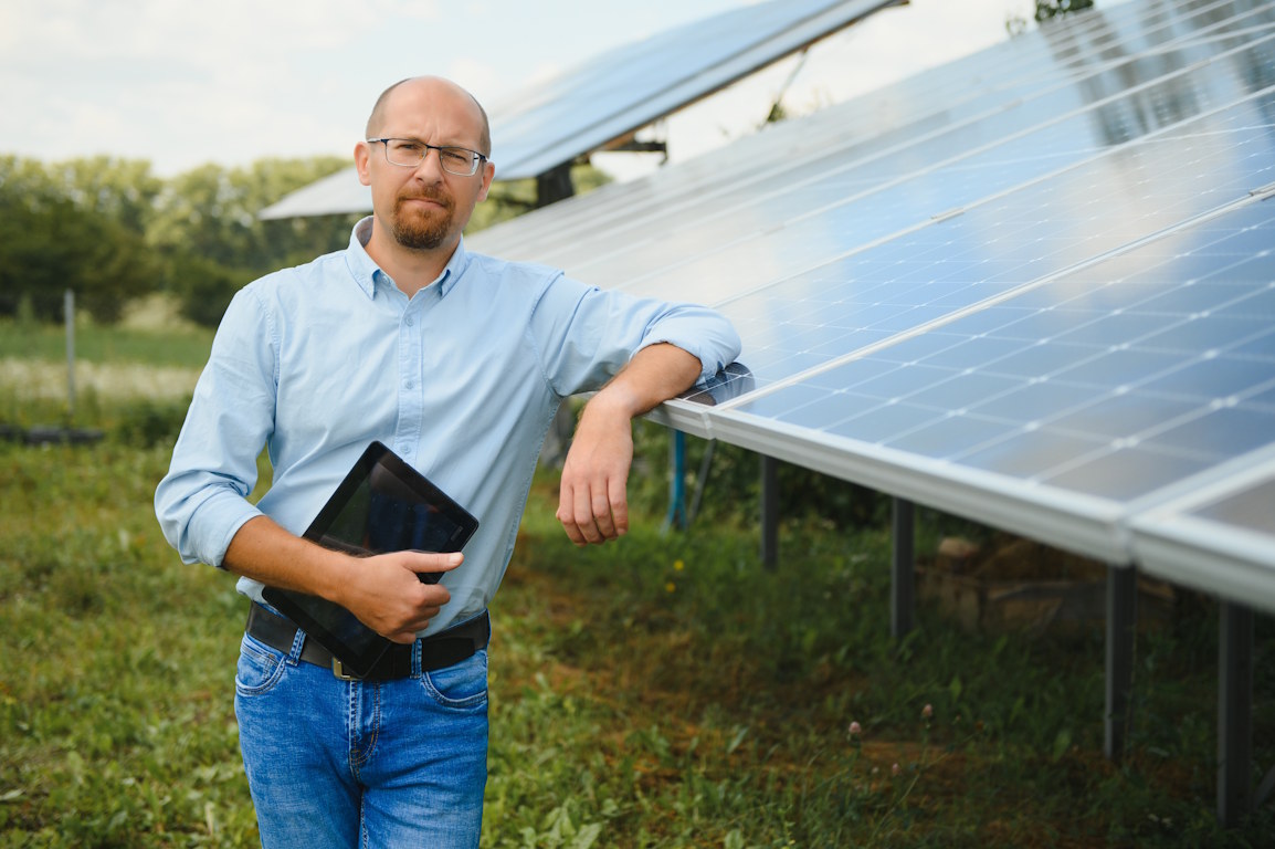 Jak wybrać hurtownię fotowoltaiczną do obsługi projektów PV? Najważniejsze kryteria.