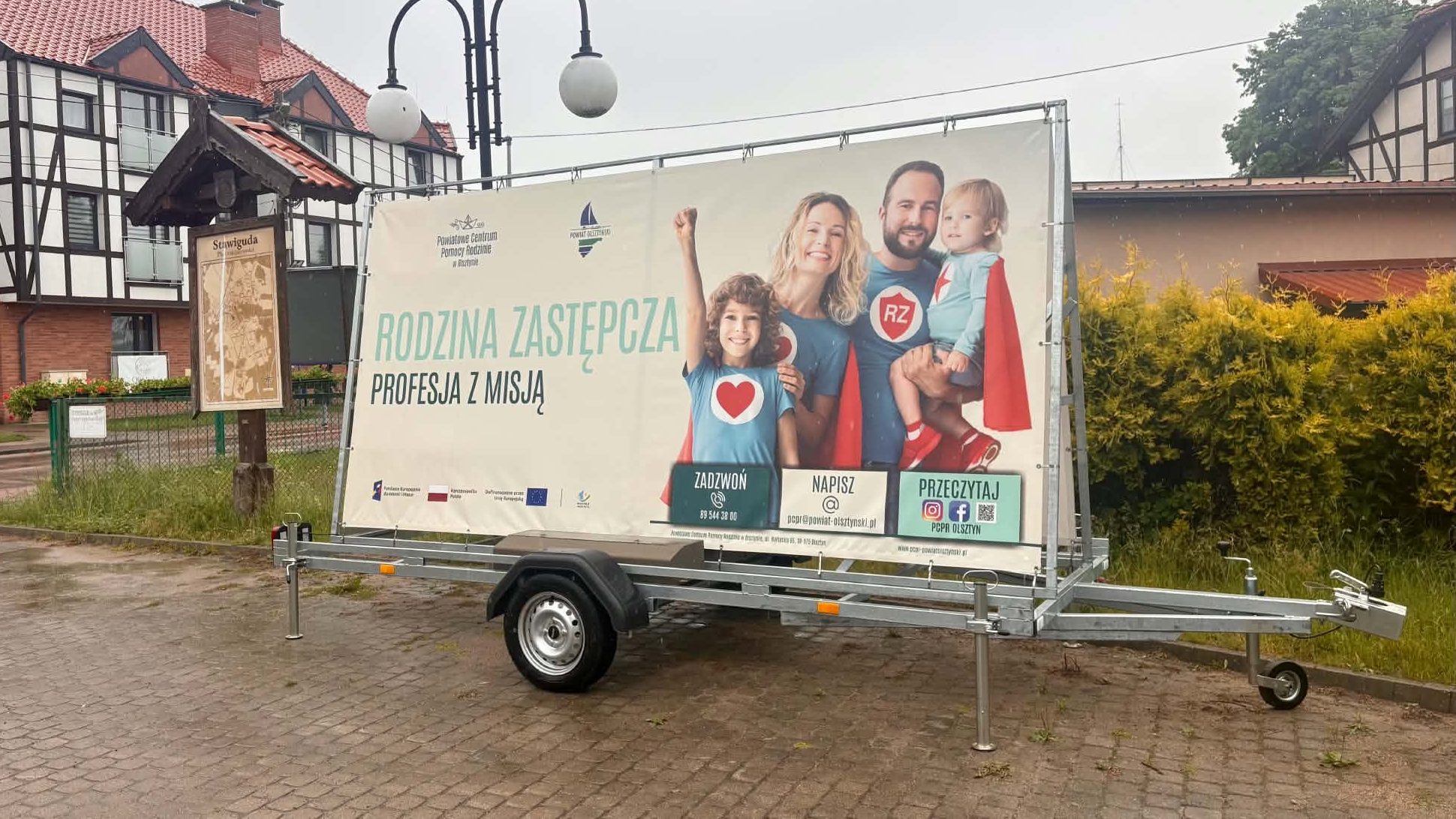 Przyczepa promująca rodzicielstwo zastępcze ruszyła w trasę po powiecie olsztyńskim